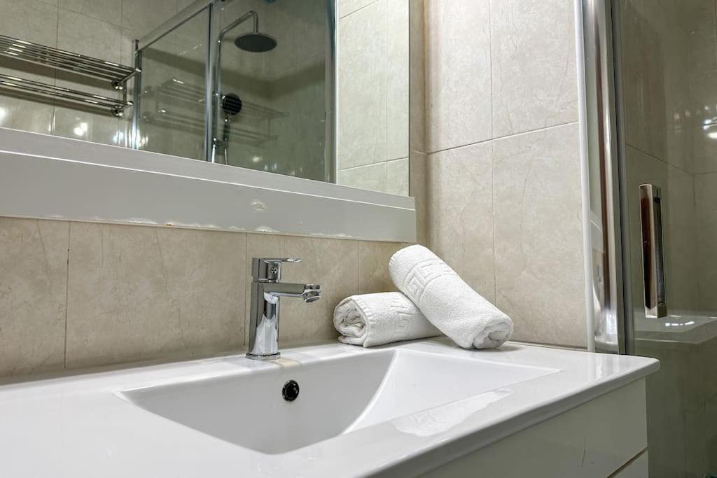 Luminoso Apartamento Turistico En Chamartin Madrid Esterno foto